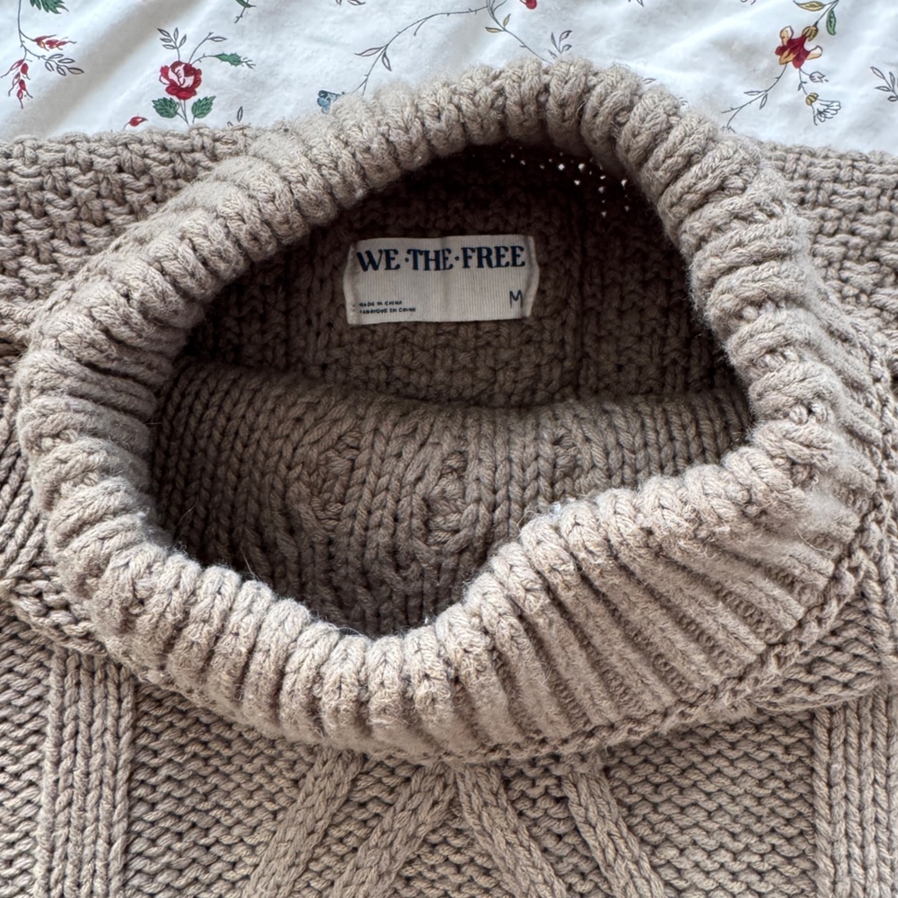 We The Free Love Your Cable - Chunky Mockneck - Olive - Picture 5 of 7
